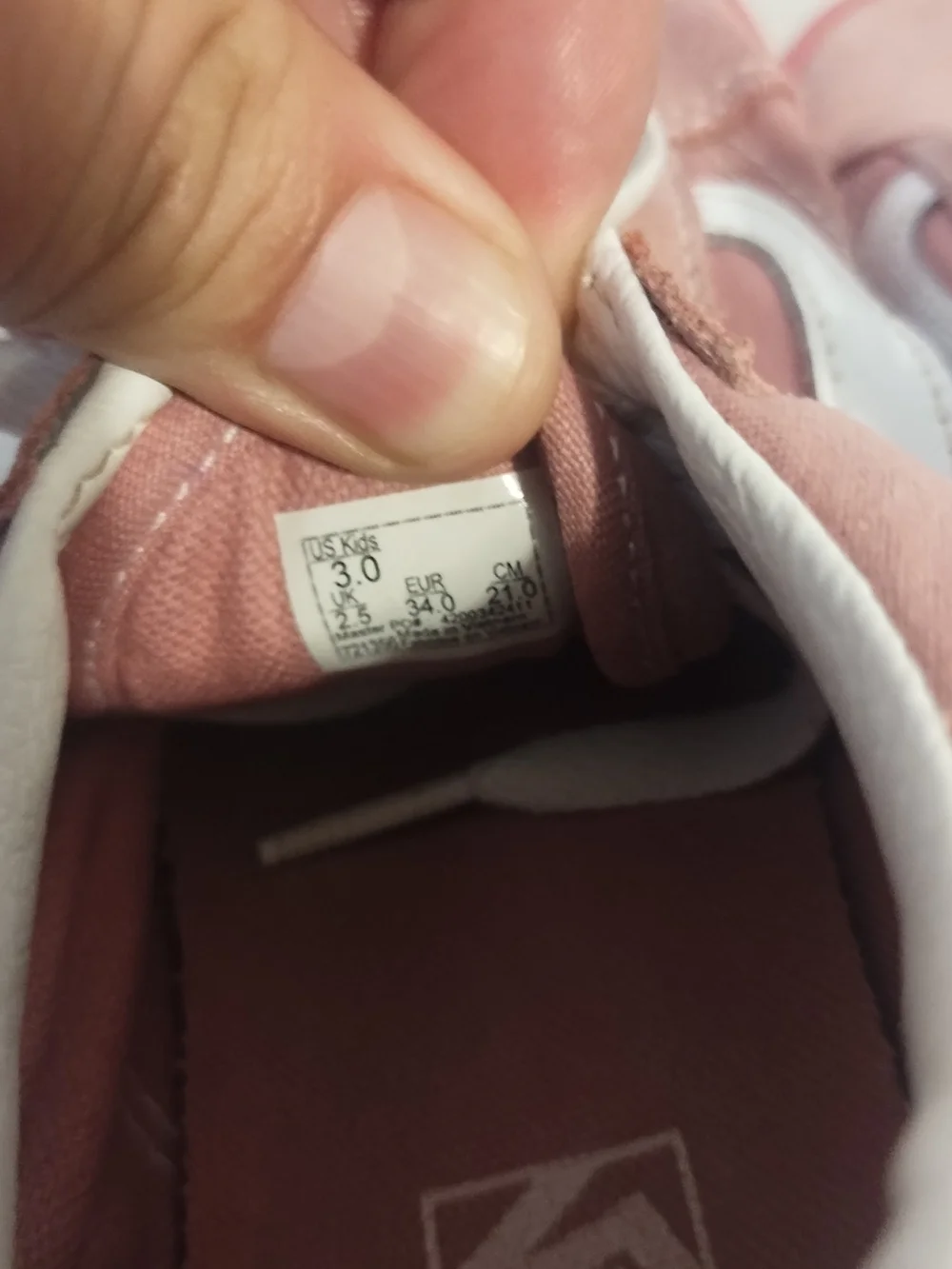 VANS Kids Old Skool Glossy Sidewall Trainers  Pink Size 3 usa/ 2.5 UK